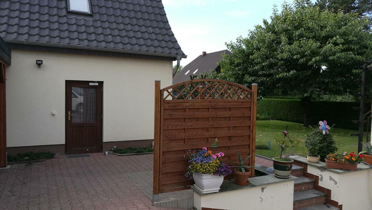 Ferienhaus Dora レヒリン エクステリア 写真