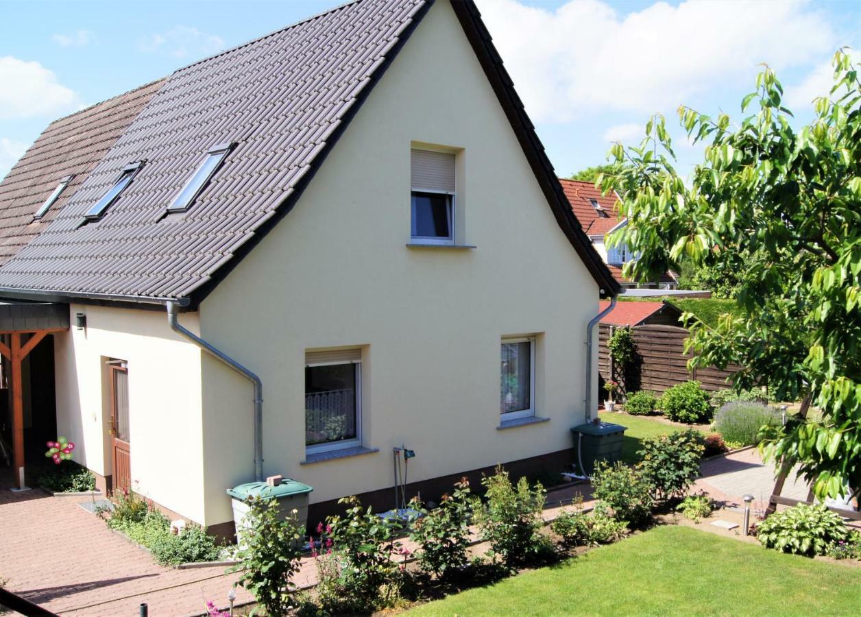 Ferienhaus Dora レヒリン エクステリア 写真